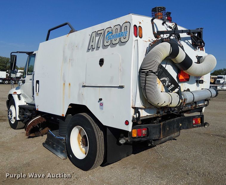 image for item NU9757 2009 International 4300 street sweeper truck