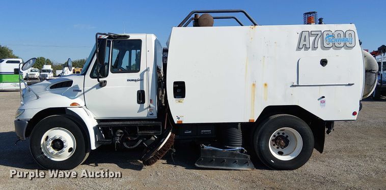 image for item NU9757 2009 International 4300 street sweeper truck