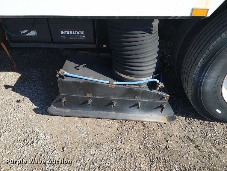 image for item NU9757 2009 International 4300 street sweeper truck