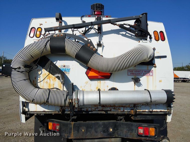 image for item NU9757 2009 International 4300 street sweeper truck