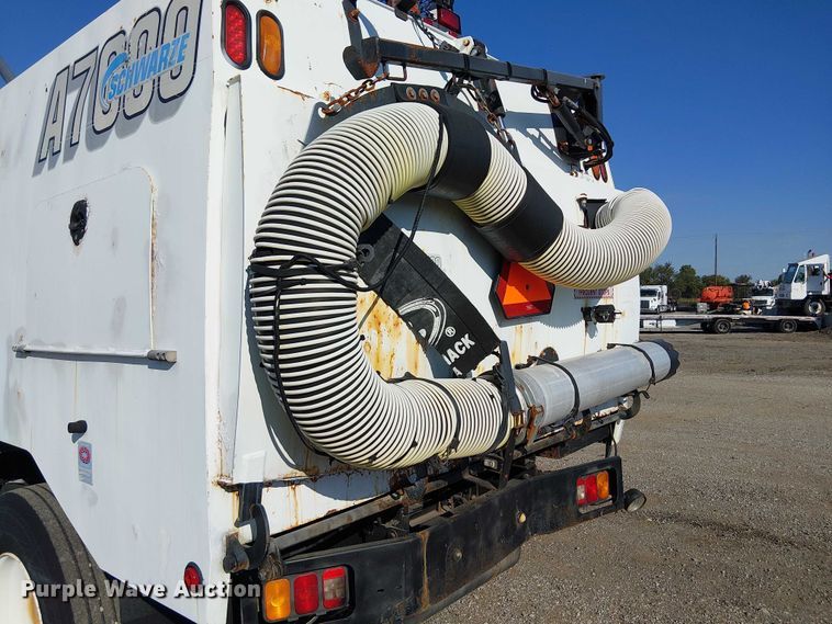 image for item NU9757 2009 International 4300 street sweeper truck