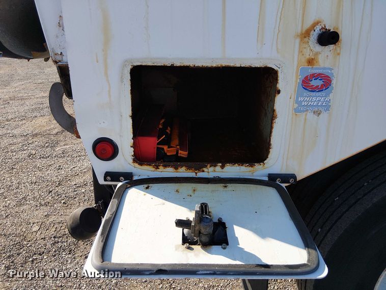 image for item NU9757 2009 International 4300 street sweeper truck