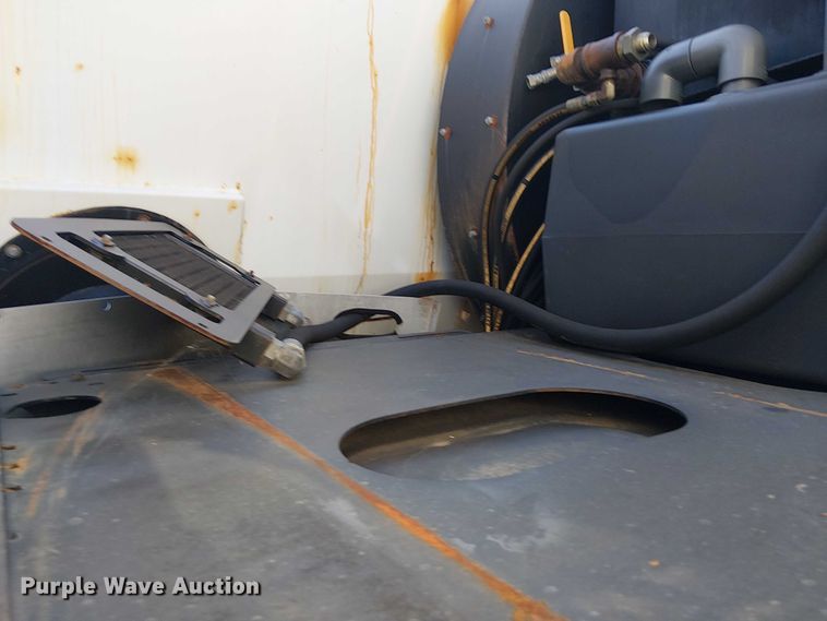 image for item NU9757 2009 International 4300 street sweeper truck