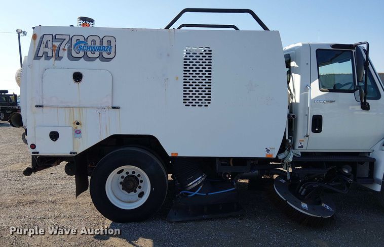 image for item NU9757 2009 International 4300 street sweeper truck