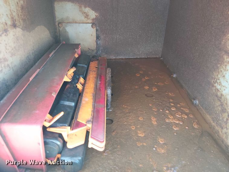 image for item NU9757 2009 International 4300 street sweeper truck