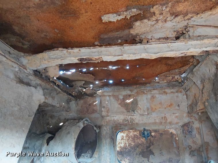 image for item NU9757 2009 International 4300 street sweeper truck