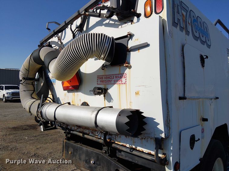 image for item NU9757 2009 International 4300 street sweeper truck