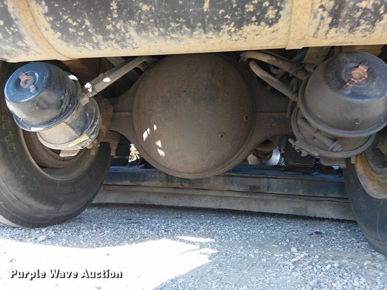 image for item NU9757 2009 International 4300 street sweeper truck