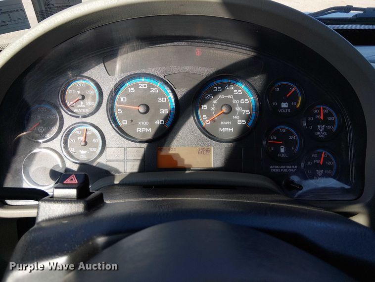 image for item NU9757 2009 International 4300 street sweeper truck