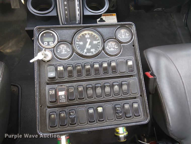 image for item NU9757 2009 International 4300 street sweeper truck