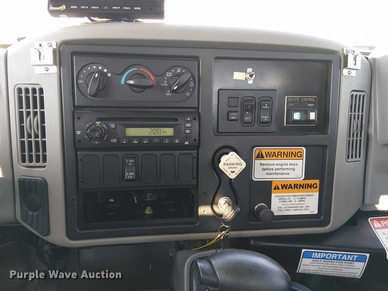 image for item NU9757 2009 International 4300 street sweeper truck