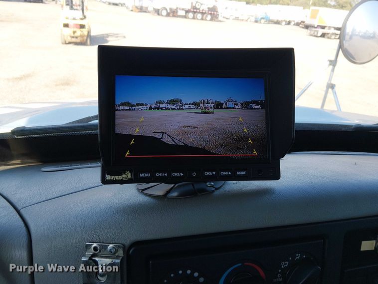 image for item NU9757 2009 International 4300 street sweeper truck