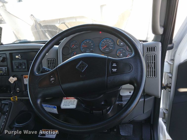 image for item NU9757 2009 International 4300 street sweeper truck