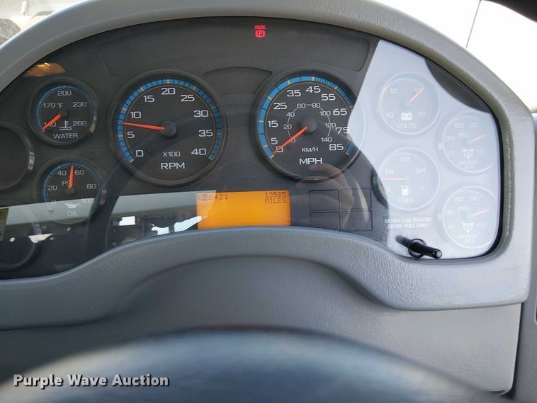 image for item NU9757 2009 International 4300 street sweeper truck