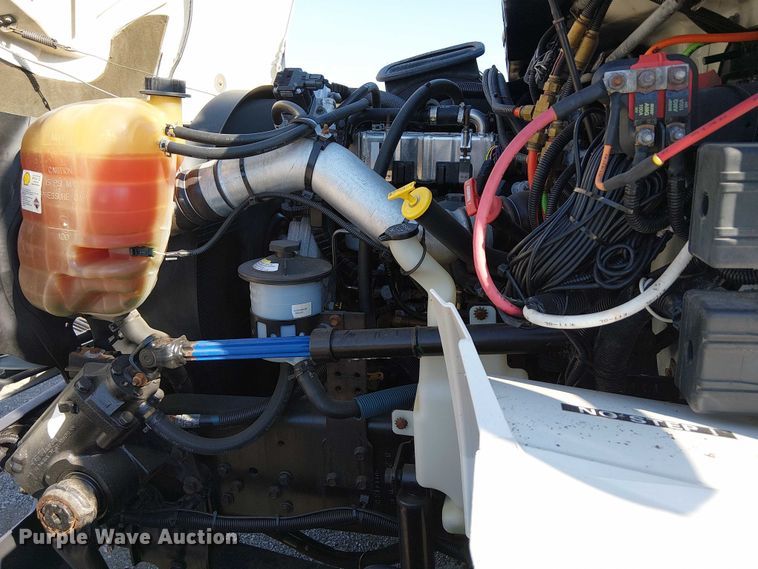 image for item NU9757 2009 International 4300 street sweeper truck