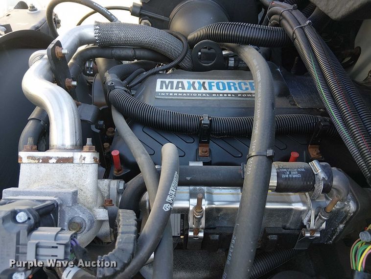 image for item NU9757 2009 International 4300 street sweeper truck