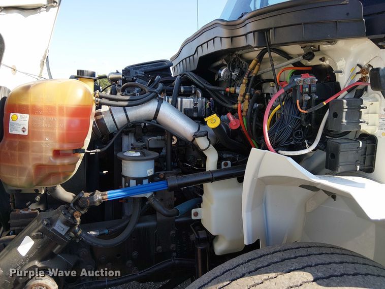 image for item NU9757 2009 International 4300 street sweeper truck