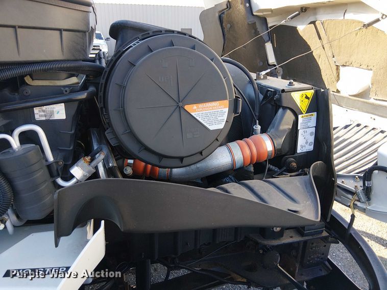 image for item NU9757 2009 International 4300 street sweeper truck