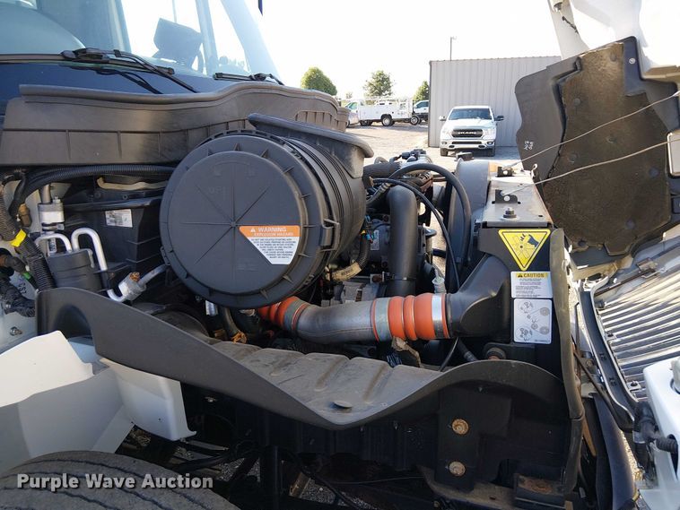 image for item NU9757 2009 International 4300 street sweeper truck