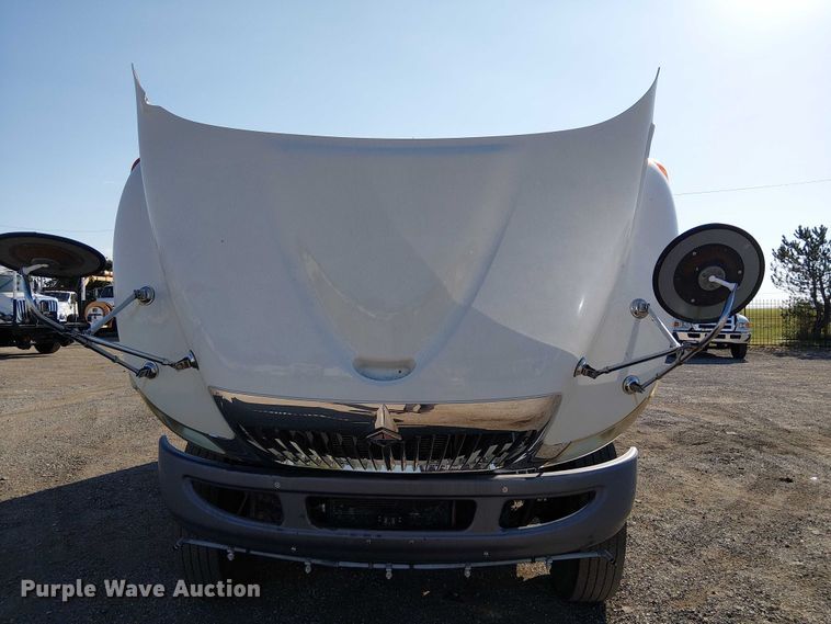 image for item NU9757 2009 International 4300 street sweeper truck