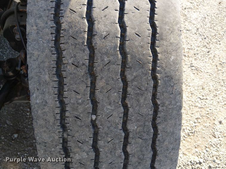 image for item NU9757 2009 International 4300 street sweeper truck