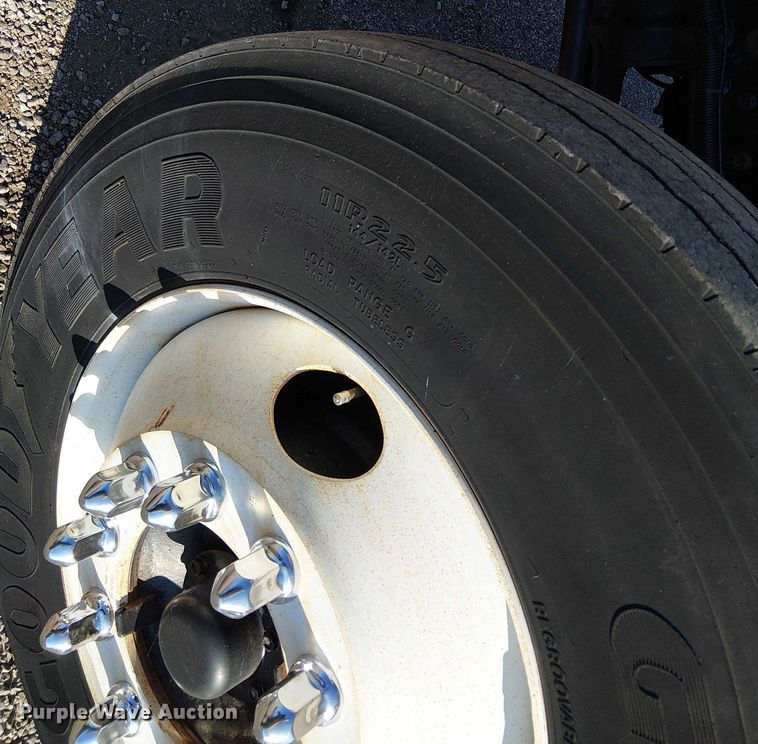 image for item NU9757 2009 International 4300 street sweeper truck