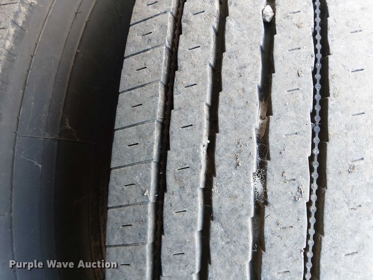 image for item NU9757 2009 International 4300 street sweeper truck