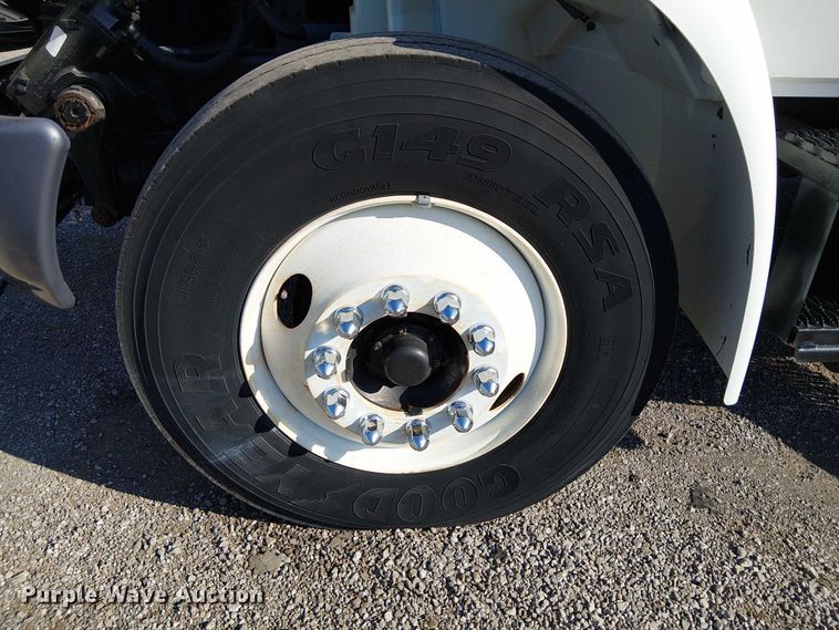 image for item NU9757 2009 International 4300 street sweeper truck