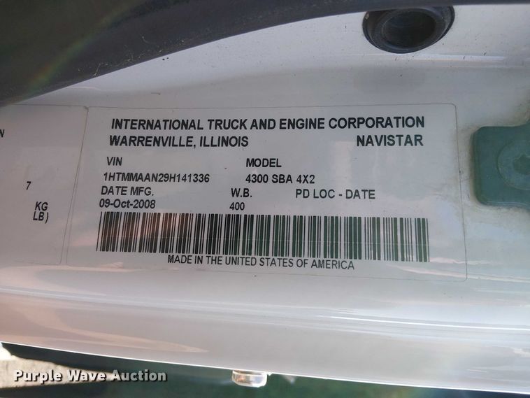 image for item NU9757 2009 International 4300 street sweeper truck