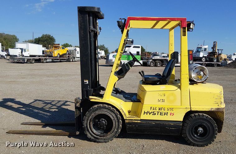 image for item NU9758 1997 Hyster H60XM forklift