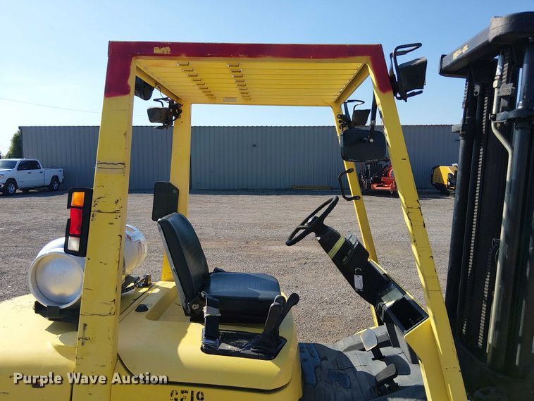image for item NU9758 1997 Hyster H60XM forklift