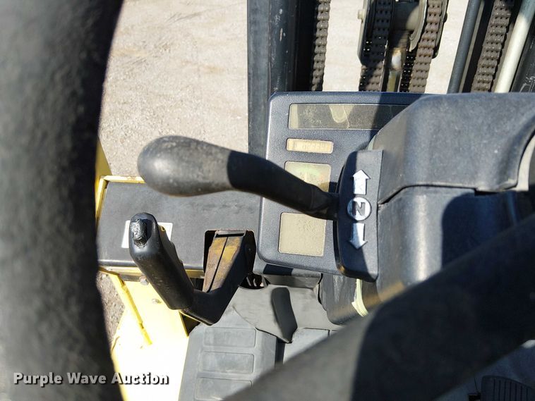 image for item NU9758 1997 Hyster H60XM forklift