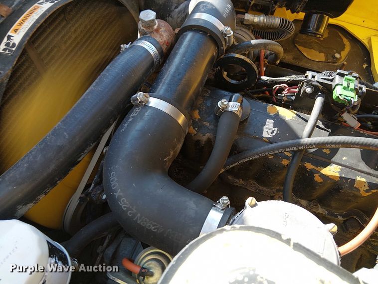 image for item NU9758 1997 Hyster H60XM forklift