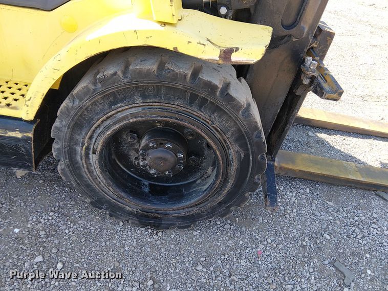 image for item NU9758 1997 Hyster H60XM forklift