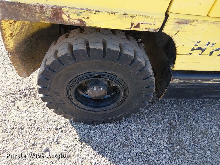 image for item NU9758 1997 Hyster H60XM forklift