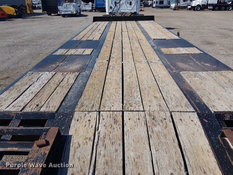 image for item NU9760 2013 Big Tex 4XPH equipment trailer