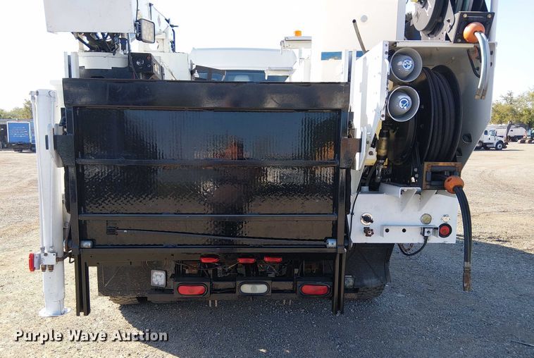 image for item NU9768 2012 Freightliner Business Class M2 utility / service truck