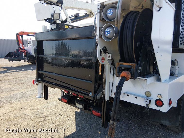 image for item NU9768 2012 Freightliner Business Class M2 utility / service truck