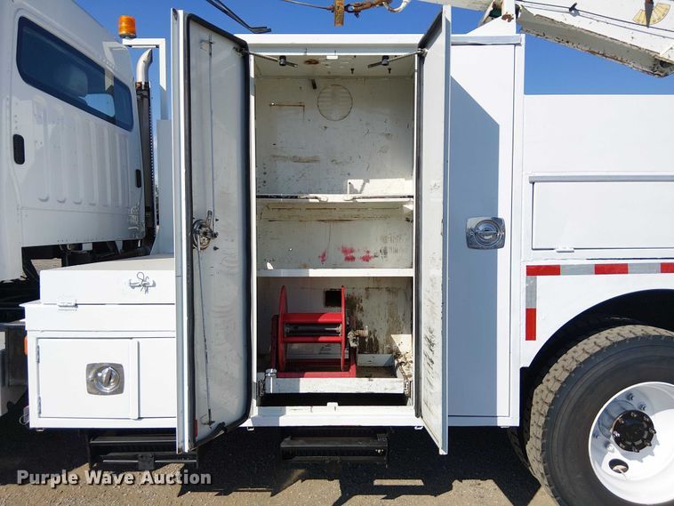 image for item NU9768 2012 Freightliner Business Class M2 utility / service truck