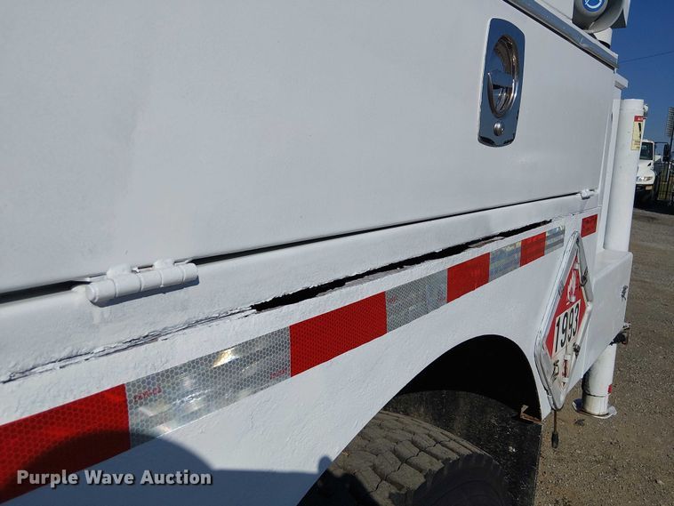 image for item NU9768 2012 Freightliner Business Class M2 utility / service truck