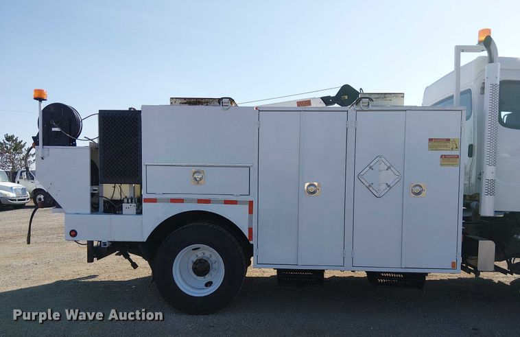 image for item NU9768 2012 Freightliner Business Class M2 utility / service truck