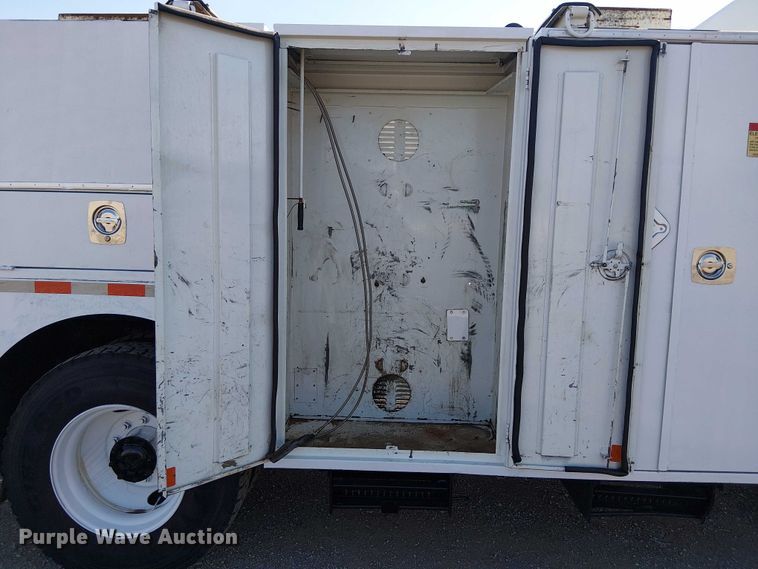 image for item NU9768 2012 Freightliner Business Class M2 utility / service truck