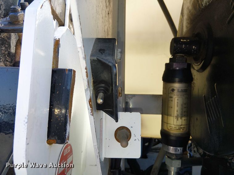 image for item NU9768 2012 Freightliner Business Class M2 utility / service truck