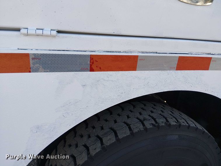 image for item NU9768 2012 Freightliner Business Class M2 utility / service truck