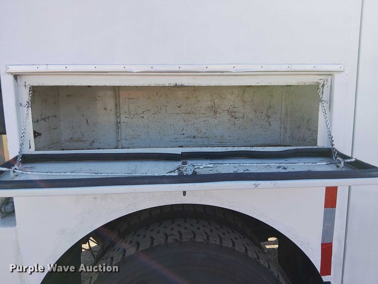 image for item NU9768 2012 Freightliner Business Class M2 utility / service truck