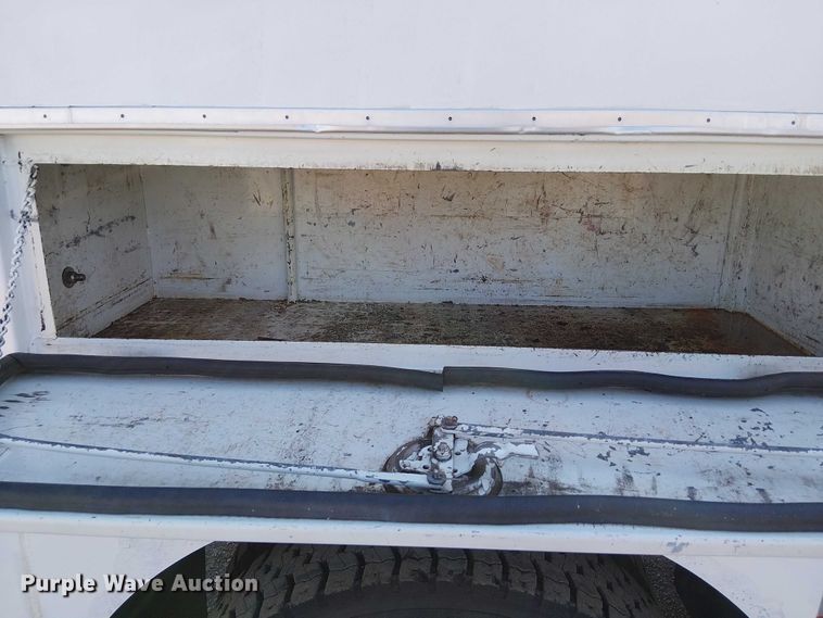 image for item NU9768 2012 Freightliner Business Class M2 utility / service truck