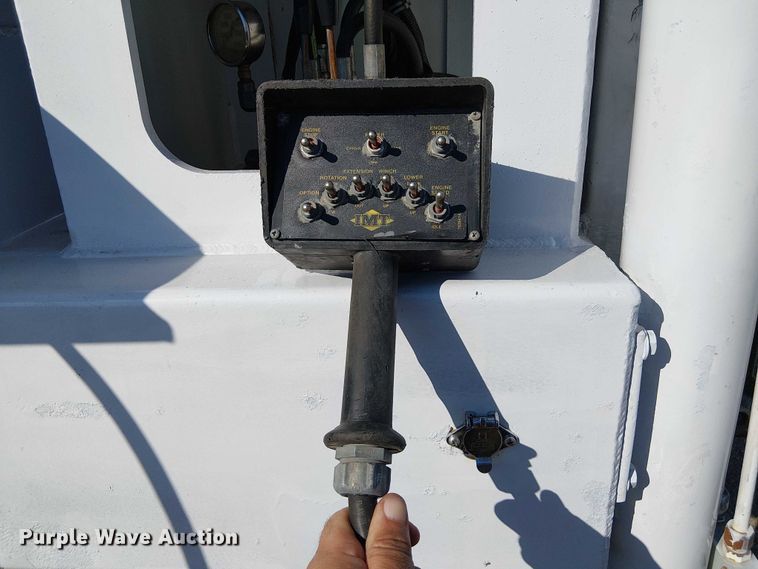 image for item NU9768 2012 Freightliner Business Class M2 utility / service truck