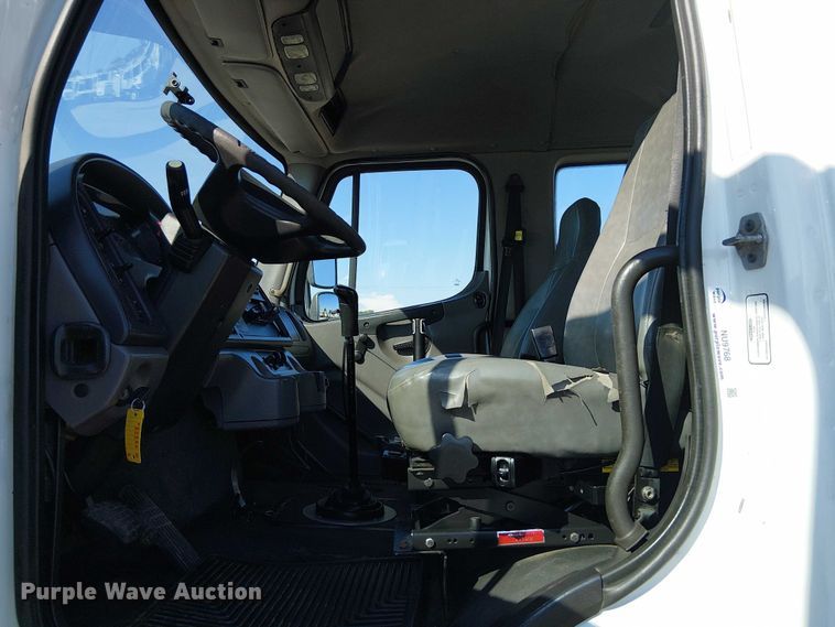 image for item NU9768 2012 Freightliner Business Class M2 utility / service truck