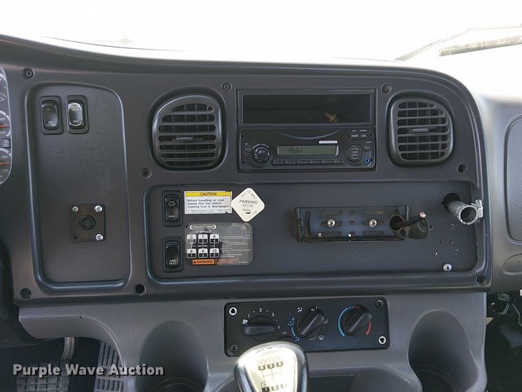 image for item NU9768 2012 Freightliner Business Class M2 utility / service truck