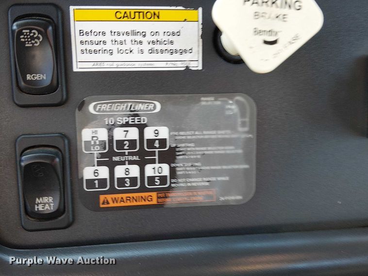 image for item NU9768 2012 Freightliner Business Class M2 utility / service truck